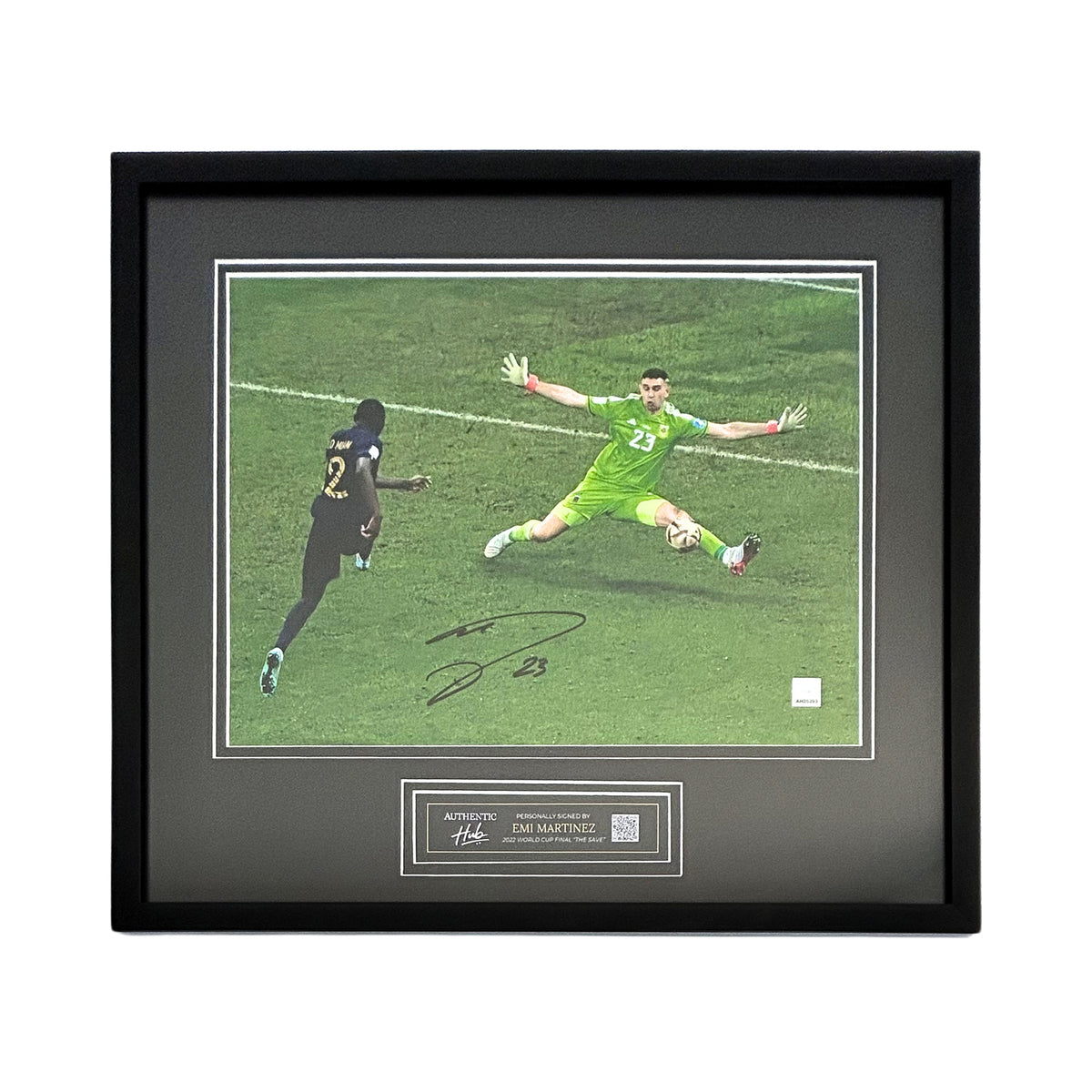 Emi Martinez Signed Argentina Framed Photo | 2022 World Cup Final "The Save"