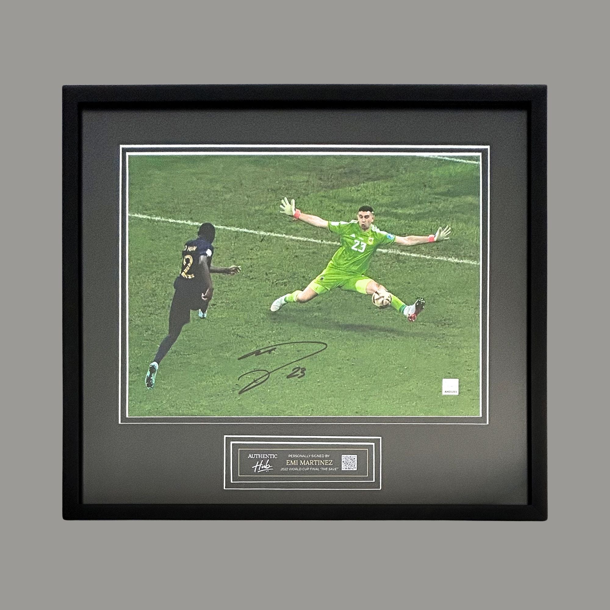 Emi Martinez Signed Argentina Framed Photo | 2022 World Cup Final "The Save"